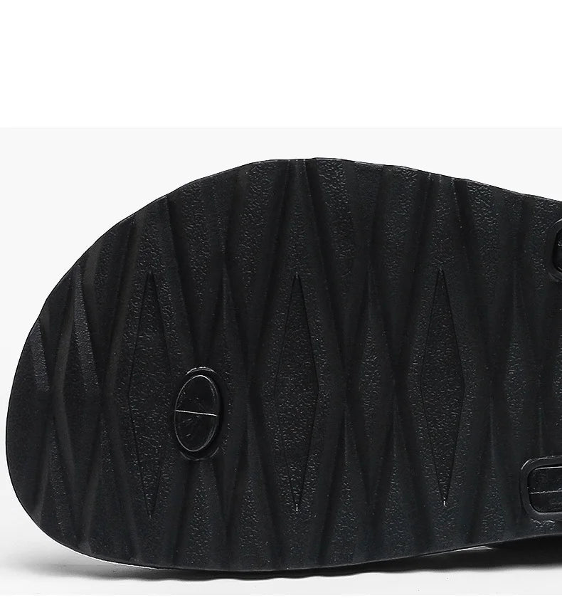 Summer Sandals 2026 New Outer Wear Flip-Flops Convenient Buckle Soft Sole Non-Slip Wear-Resistant Simple Beach Shoes