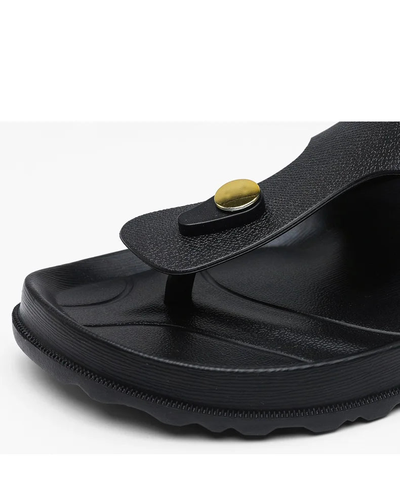 Summer Sandals 2026 New Outer Wear Flip-Flops Convenient Buckle Soft Sole Non-Slip Wear-Resistant Simple Beach Shoes